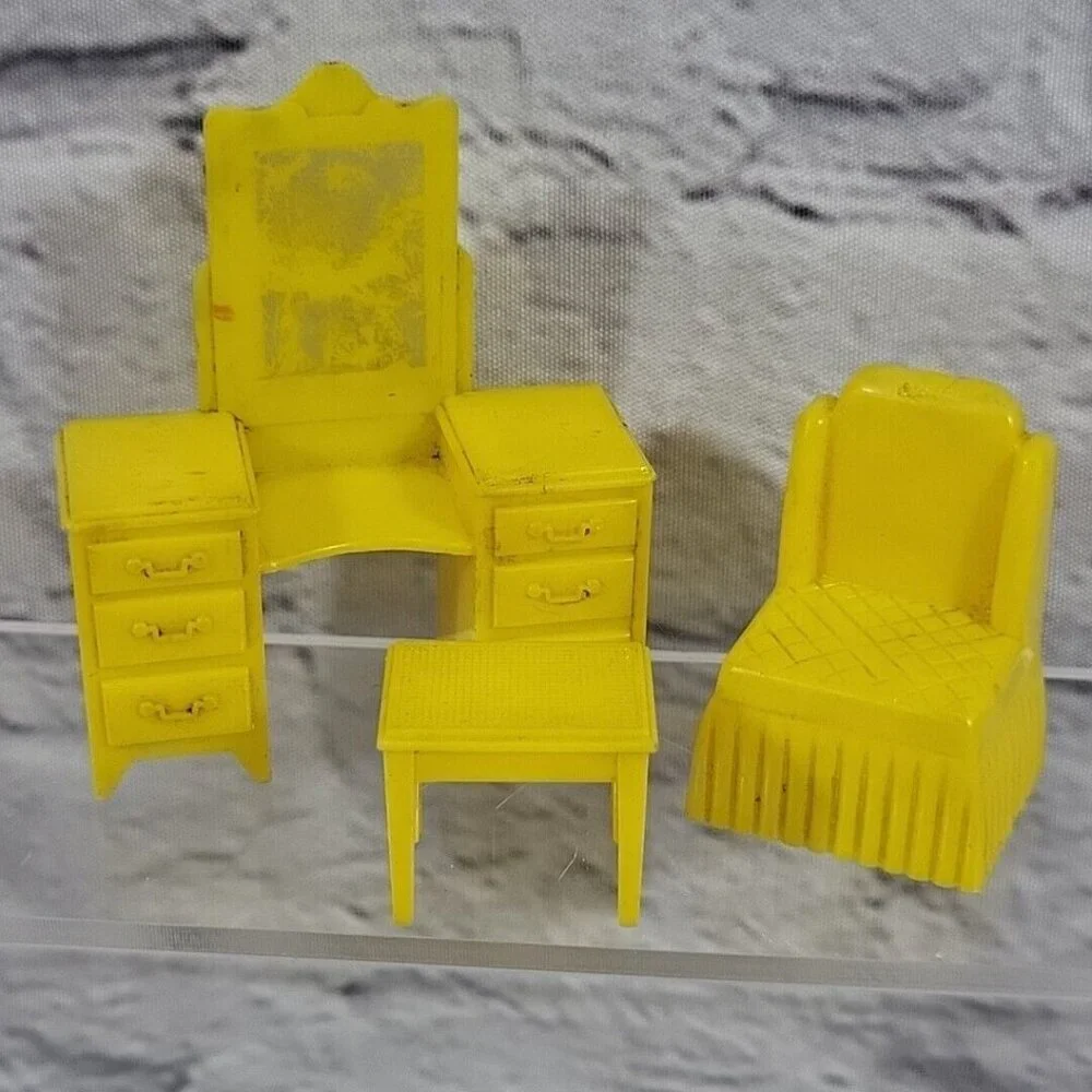 Vintage Dollhouse Furniture Lot‎ of 11 Pieces Bedroom Kitchen Superior Marx